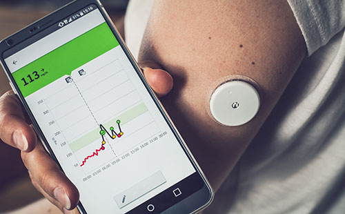 Diabetes monitoring hardware and smart phone app